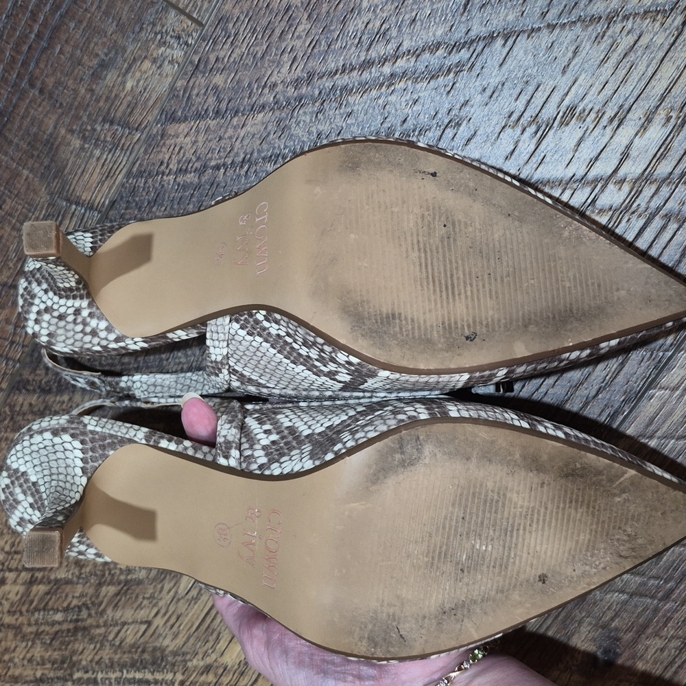 crown & ivy Beige Snake-Print Pointed Slingback Heels - Picture 4 of 4